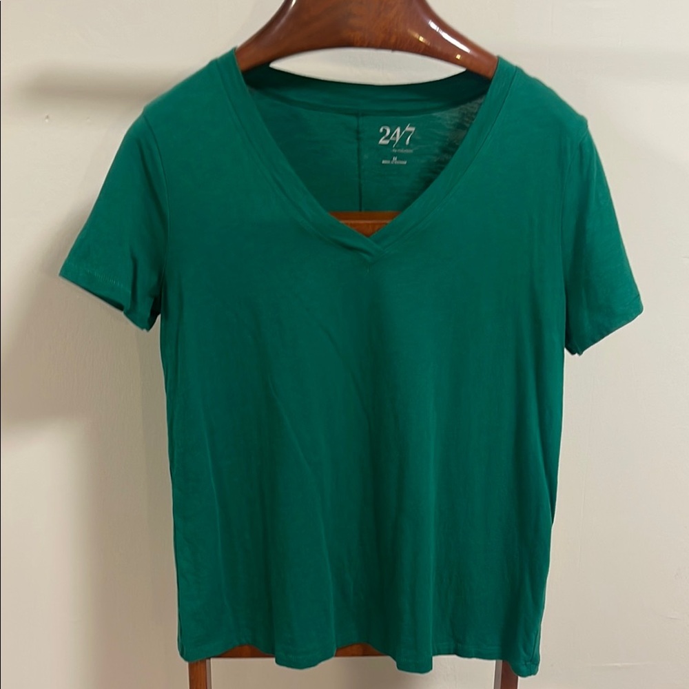 Maurices 24/7 Dawson V-Neck Short Sleeve Tee sz M